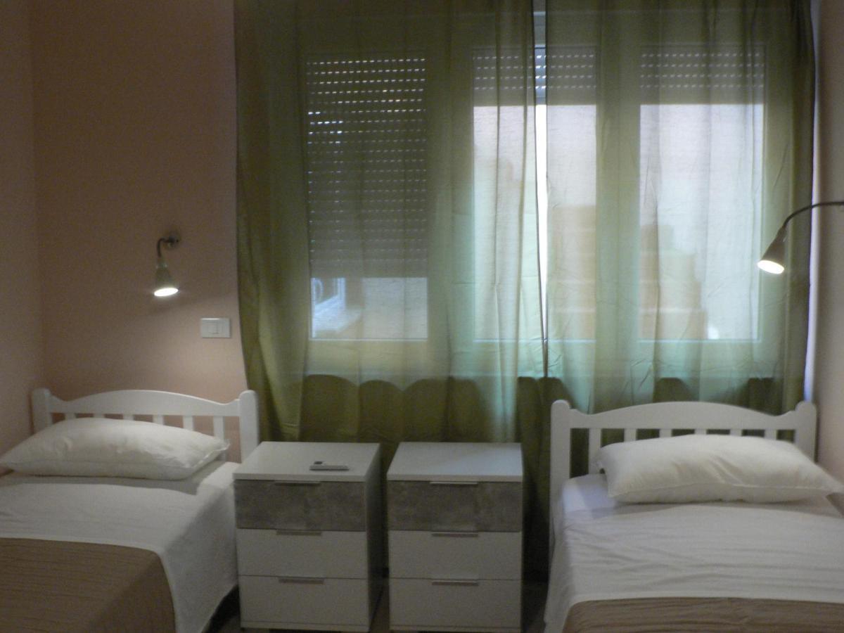 Apartments Hana พูลา ภายนอก รูปภาพ